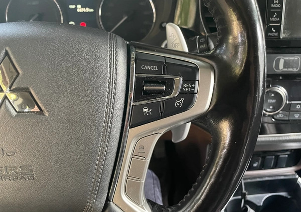 Mitsubishi Outlander cena 79900 przebieg: 175424, rok produkcji 2015 z Wrocław małe 46